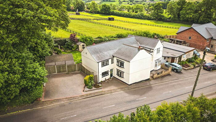 4 Bedroom Semi-Detached House For Sale In Church Hill, Blackwell, DE55