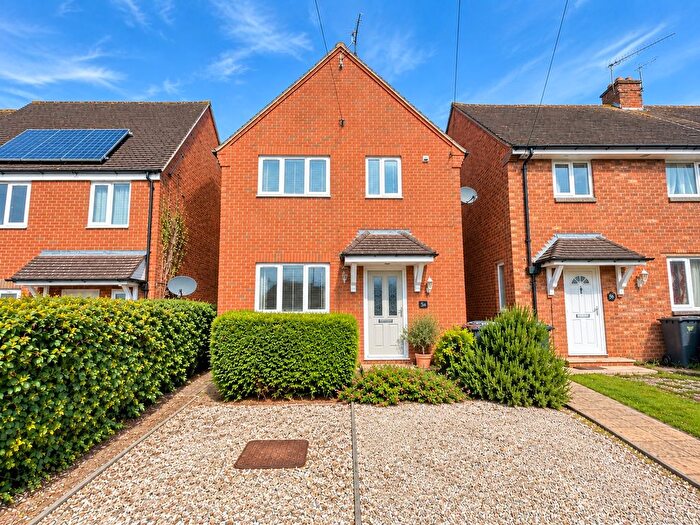2 Bedroom Maisonette For Sale In Crompton Avenue, Bidford-On-Avon, B50