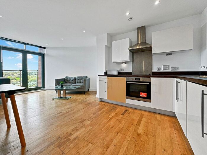 2 Bedroom Flat To Rent In Montague, Gotts Road, Leeds City Centre, LS12