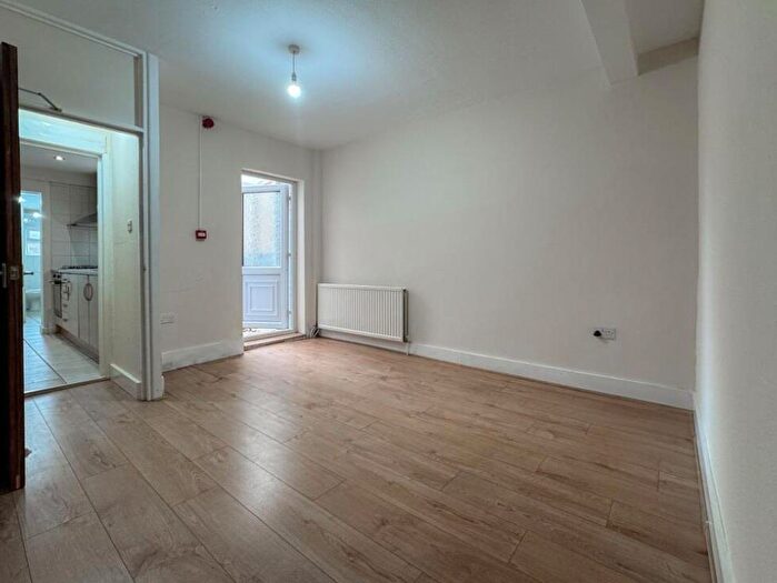 4 Bedroom Terraced House To Rent In St. Peters Road, Reading, RG6