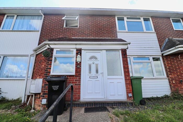 3 Bedroom Semi-Detached House To Rent In Rantree Fold, Basildon, SS16