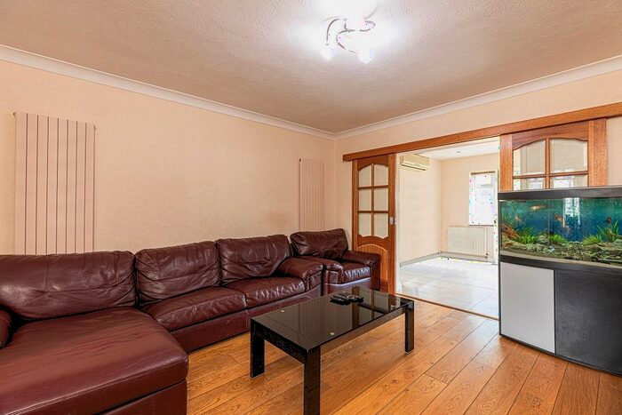 3 Bedroom End Of Terrace House To Rent In Denny Gardens, Dagenham, RM9