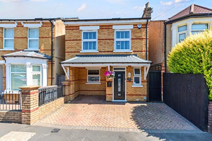 4 Bedroom Detached House To Rent In Hawthorn Road, Bexleyheath, DA6