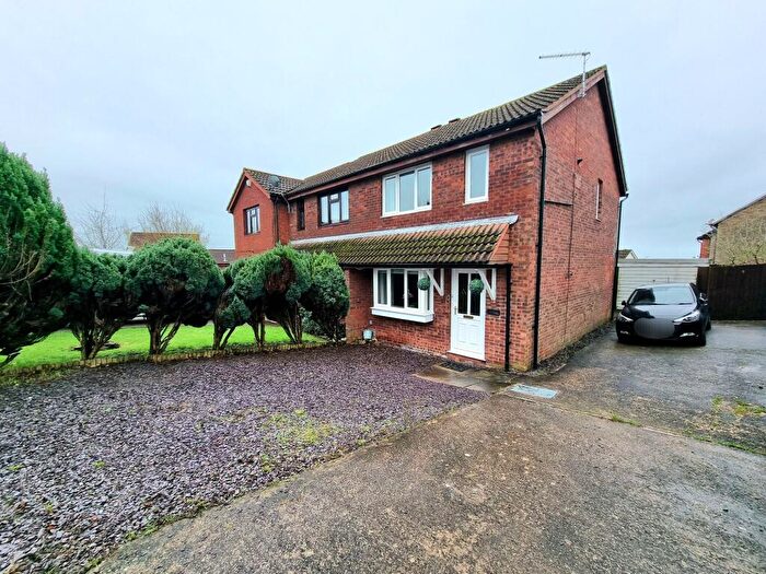 3 Bedroom Semi-Detached House For Sale In Hazeldene Avenue, Brackla, CF31