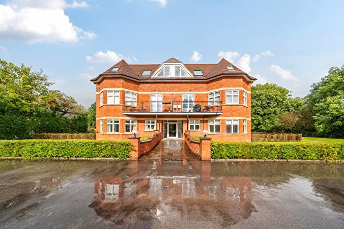 2 Bedroom Flat To Rent In Maidenhead, Berkshire, SL6