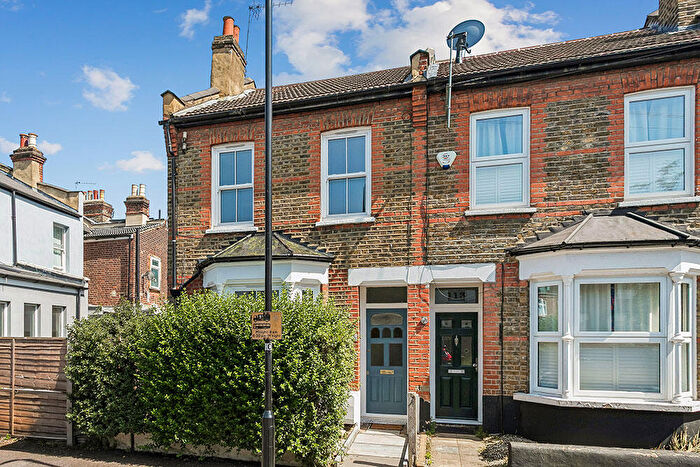 2 Bedroom End Of Terrace House For Sale In Oakdale Road, Leytonstone, E11