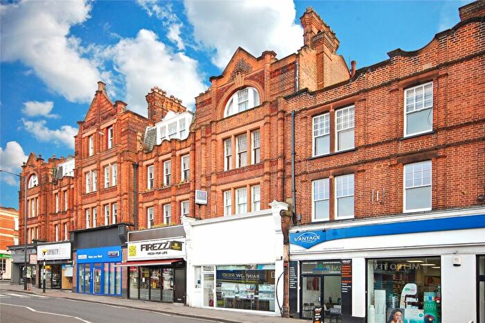 1 Bedroom Apartment To Rent In Walm Lane, Willesden Green, London, NW2