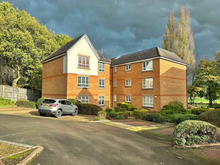 3 Bedroom Apartment To Rent In Chandlers Wharf, Leeds, LS13