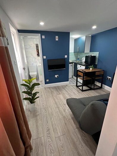 1 Bedroom Flat To Rent In Romany Gardens, London, E17