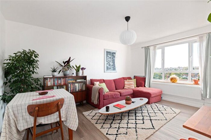 2 Bedroom Apartment For Sale In Benton's Rise, West Norwood, London, SE27