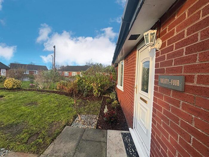 2 Bedroom Semi Detached House To Rent In Pennystone Close, Saughall Massie, CH49