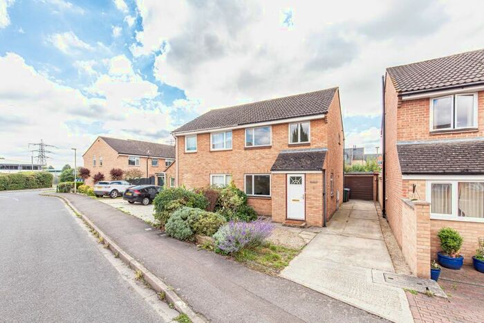 2 Bedroom Semi-Detached House To Rent In Great Close Road, Yarnton, Kidlington, OX5