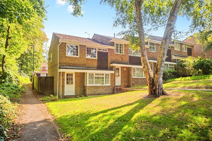 3 Bedroom End Of Terrace House For Sale In Oakwood Drive, Southampton, Hampshire, SO16