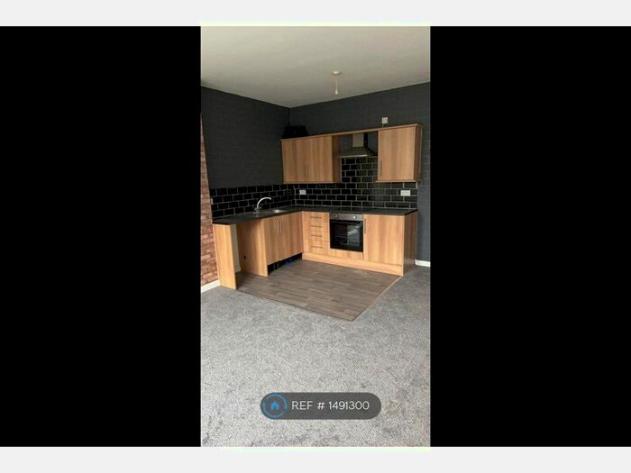2 Bedroom Flat To Rent In Newchurch Road, Bacup, OL13
