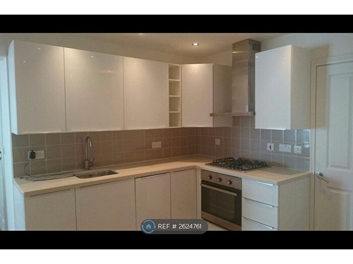 2 Bedroom Flat To Rent In Highgate, Highgate, N6