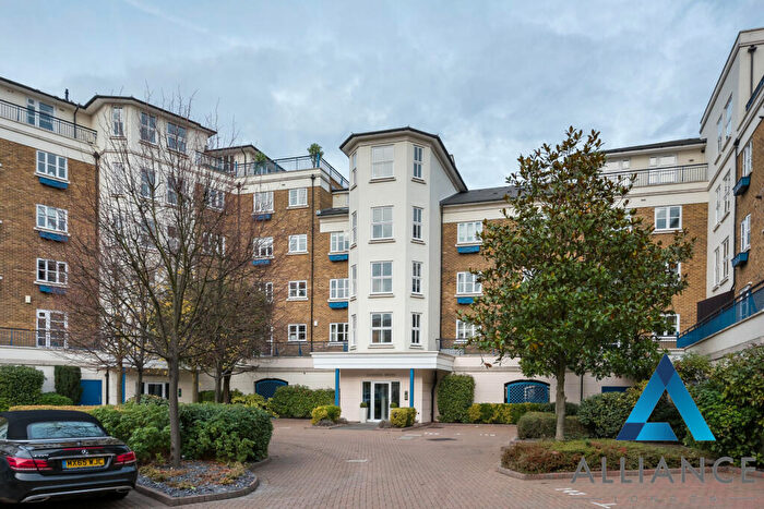 2 Bedroom Flat To Rent In Hamilton House, London, London, London, E14