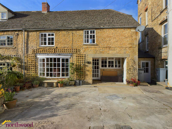 2 Bedroom End Of Terrace House To Rent In Kings Head Mews, Chipping Norton, OX7