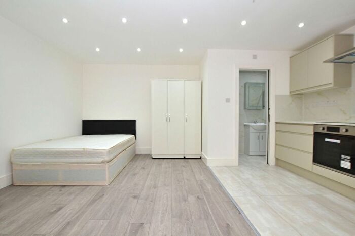 1 Bedroom Flat To Rent In London Road, Isleworth, TW7