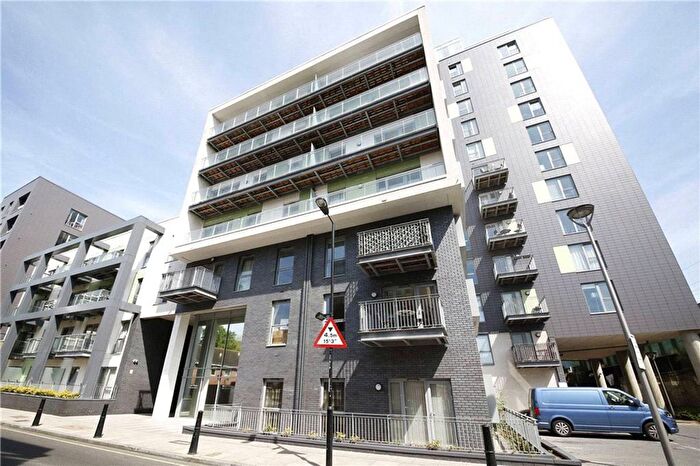2 Bedroom Flat To Rent In Christian Street, Shadwell, London, E1