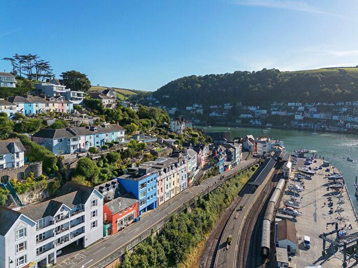 2 Bedroom Flat For Sale In Fore Street, Kingswear, Dartmouth, TQ6