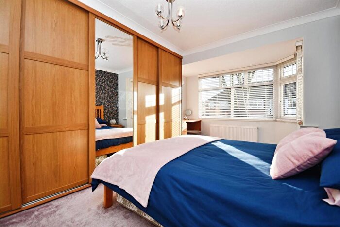 3 Bedroom End Of Terrace House For Sale In Maple Avenue, Willerby, HU10