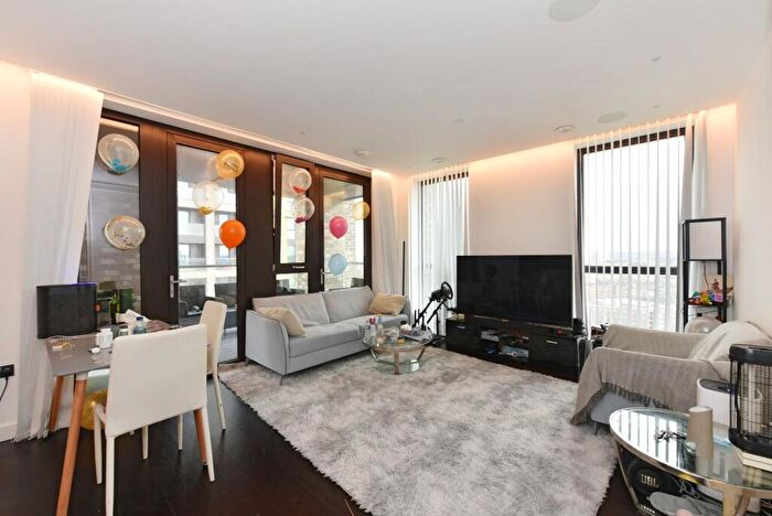 5 Bedroom Flat For Sale In X Apartments, Haines House, Charles Clowes Walk, Nine Elms, SW11