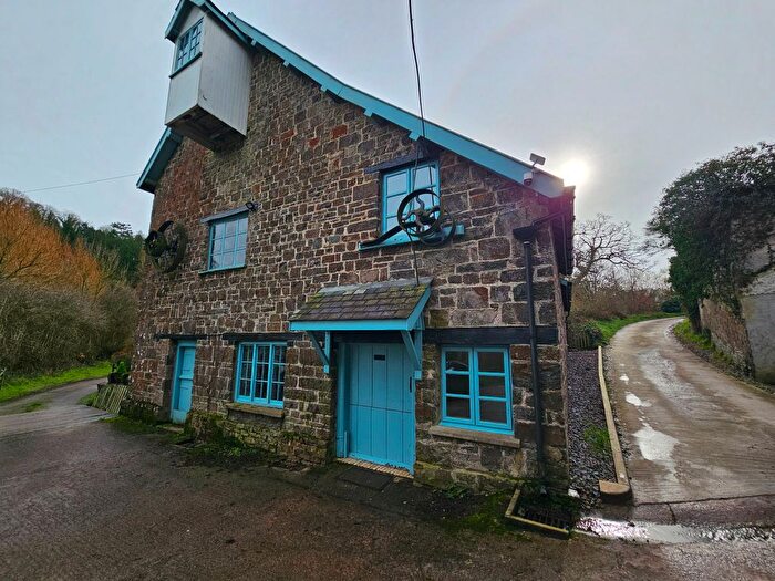 3 Bedroom Semi-Detached House To Rent In Umberleigh, EX37