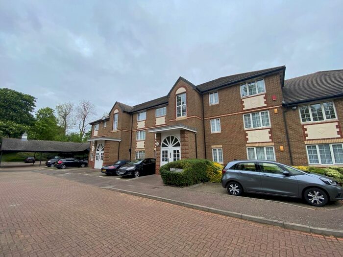 1 Bedroom Apartment To Rent In Cunard Crescent, London, N21