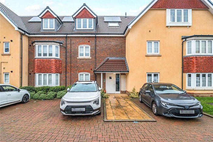 2 Bedroom Flat For Sale In Liphook, Hampshire, GU30