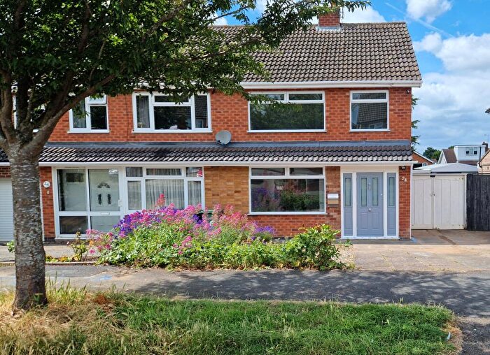 3 Bedroom Semi-Detached House For Sale In Fairstone Hill, Oadby, LE2