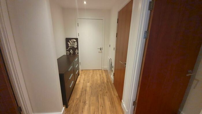 2 Bedroom Apartment To Rent In Isaac Way, Manchester, M4