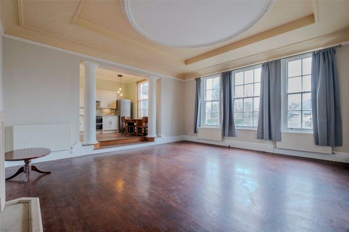 Studio To Rent In Woodfield Avenue, London, SW16