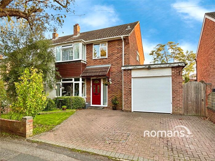 3 Bedroom Semi-Detached House For Sale In Lawford Crescent, Yateley, Hampshire, GU46