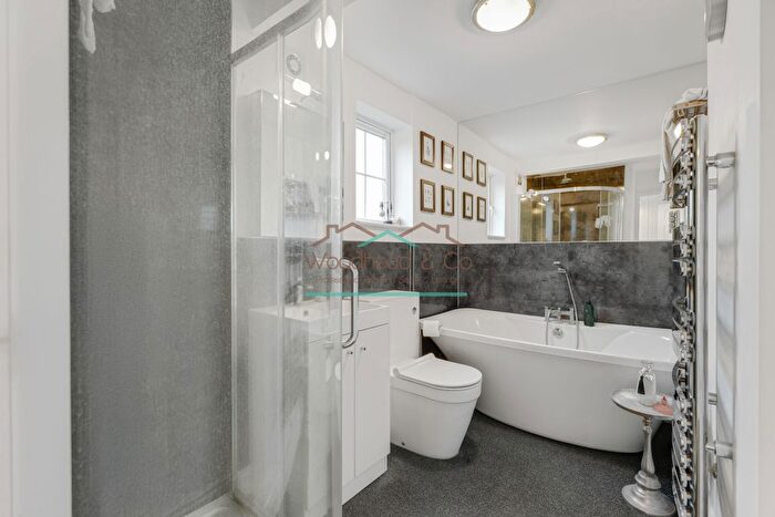 5 Bedroom Detached House For Sale In Grasmere Way, Rushden, NN10