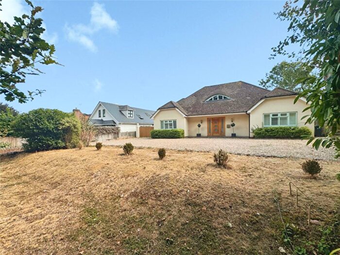 4 Bedroom Detached House For Sale In Ash Green Lane East, Ash Green, Aldershot, Surrey, GU12