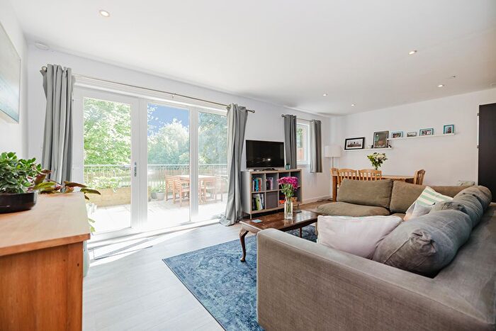 2 Bedroom Flat To Rent In Lochend Park View, Edinburgh, EH7