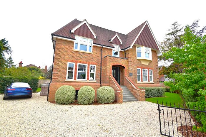 6 Bedroom House To Rent In Ellington Gardens, Taplow, SL6