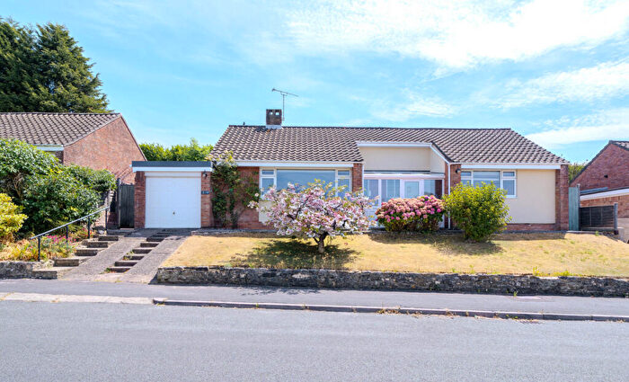 3 Bedroom Bungalow For Sale In Wolfridge Ride, Bristol, BS35