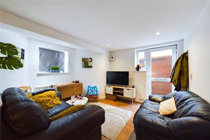 2 Bedroom Apartment To Rent In Brunswick Hill, Reading, Berkshire, RG1
