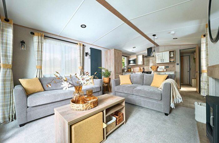 2 Bedroom Mobile/park Home For Sale In Gwbert, Cardigan, SA43