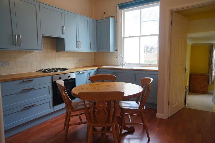1 Bedroom Flat To Rent In Queens Park Road, Brighton, BN2