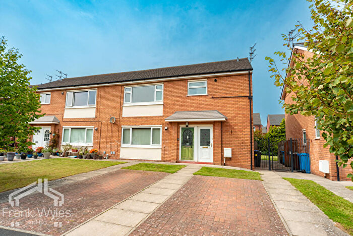 2 Bedroom Flat To Rent In Nateby Close, Lytham St Annes, Lancashire, FY8