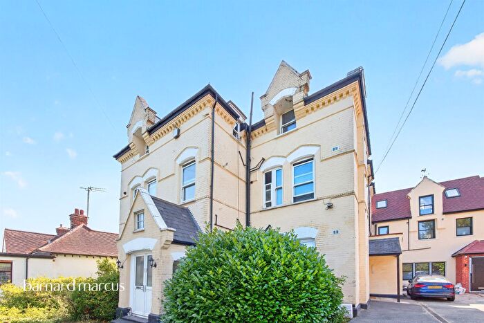 1 Bedroom Flat For Sale In Oakleigh Park South, London, N20
