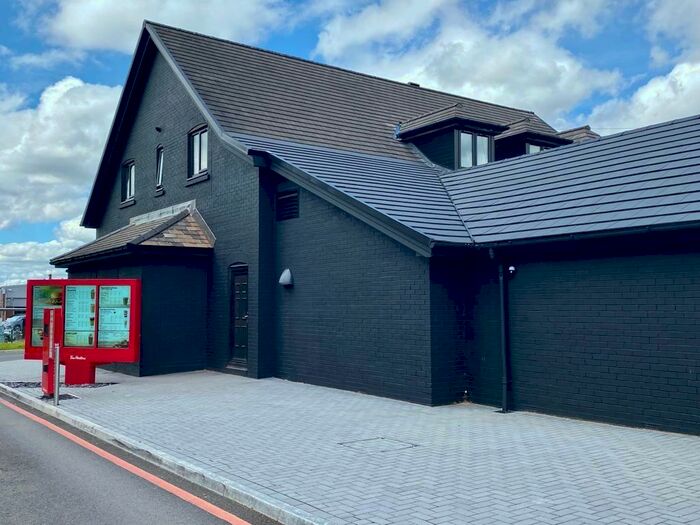 3 Bedroom Apartment To Rent In Manchester Road, Oldham, OL8