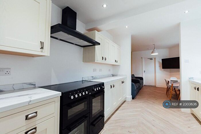 6 Bedroom Terraced House To Rent In Newland Avenue, Hull, HU5