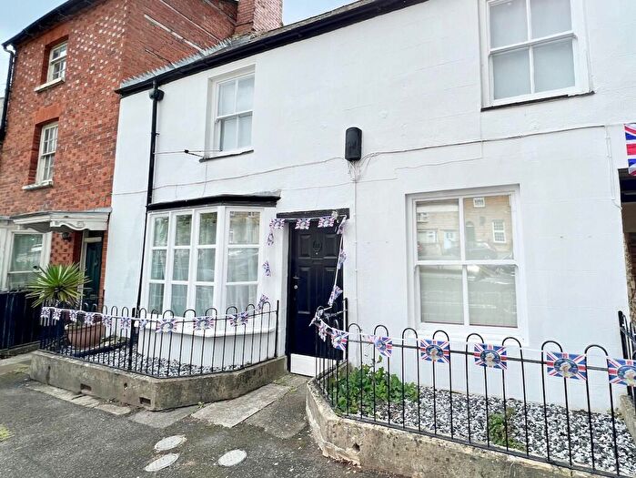 2 Bedroom Terraced House To Rent In High Street, Brackley, NN13