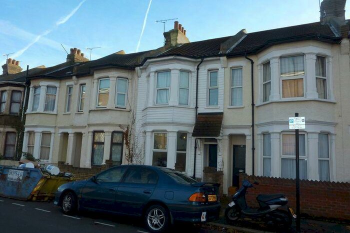 1 Bedroom Flat To Rent In Beresford Road, Southend-On-Sea, SS1