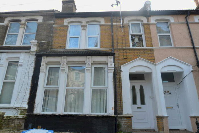 2 Bedroom Flat To Rent In Willenhall Road, London, SE18