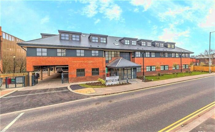 1 Bedroom Flat To Rent In Parkgate House, Great North Road, Hatfield, AL9