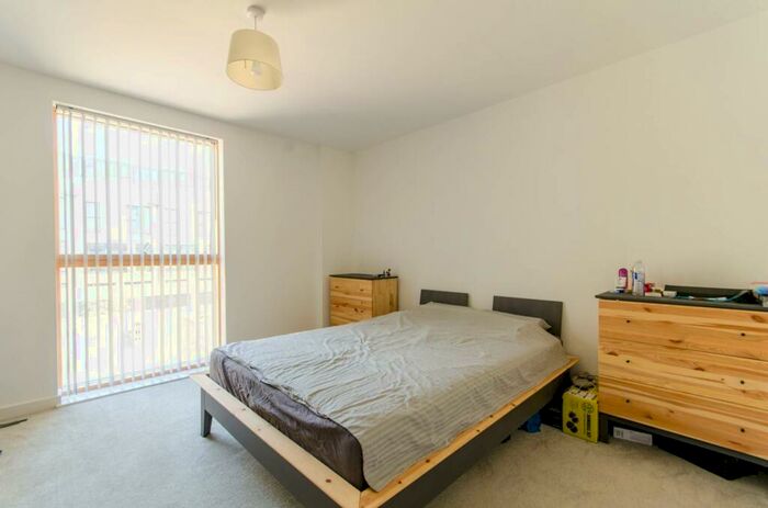 1 Bedroom Flat To Rent In Inglis Way, Mill Hill East, London, NW7